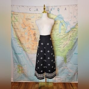 Elie Tahari Black Pants With Cream Embroidery And Back Pockets Size 10